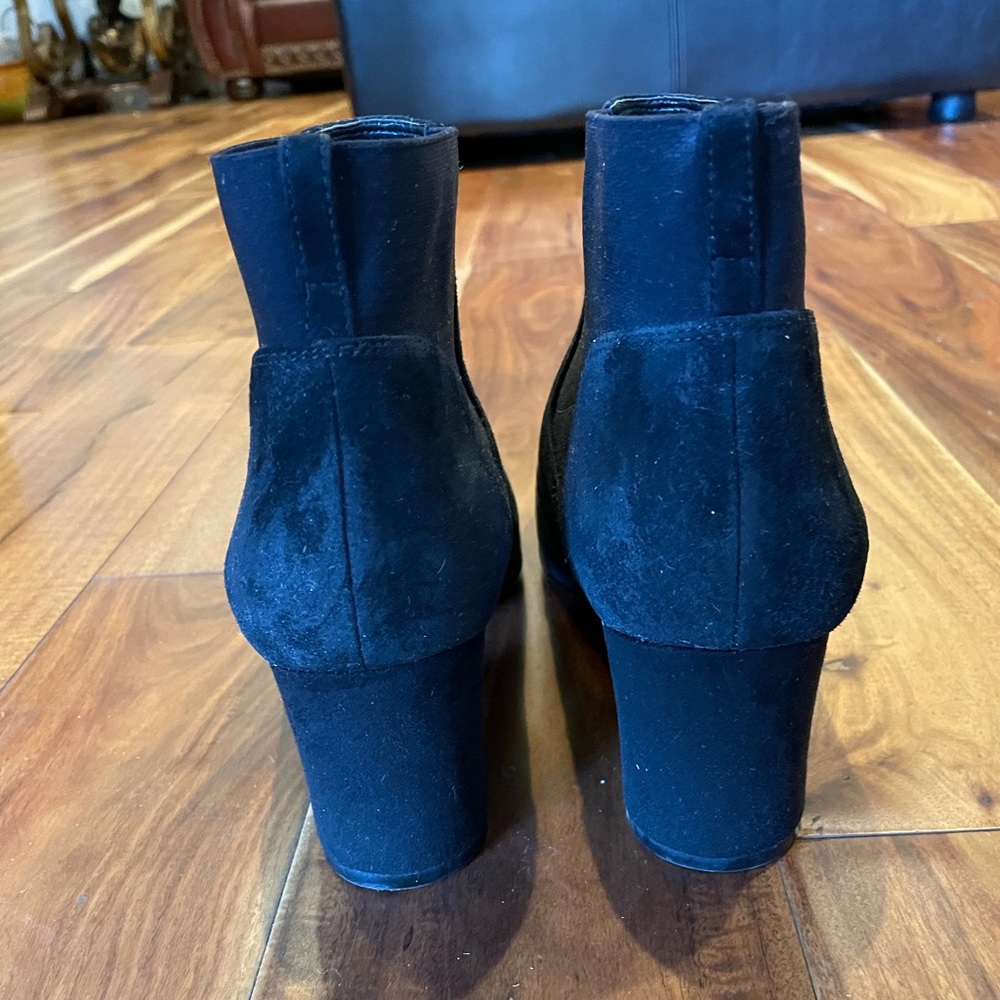 Black suede Naturalizer ankle boot - Picture 2 of 3